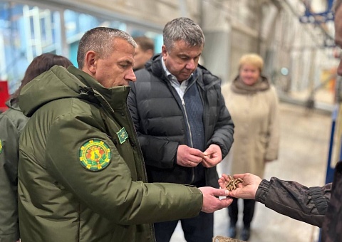 ЗАМЕСТИТЕЛЬ ПРЕМЬЕР-МИНИСТРА РЕСПУБЛИКИ БЕЛАРУСЬ В МОЗЫРСКОМ ОПЫТНОМ ЛЕСХОЗЕ 